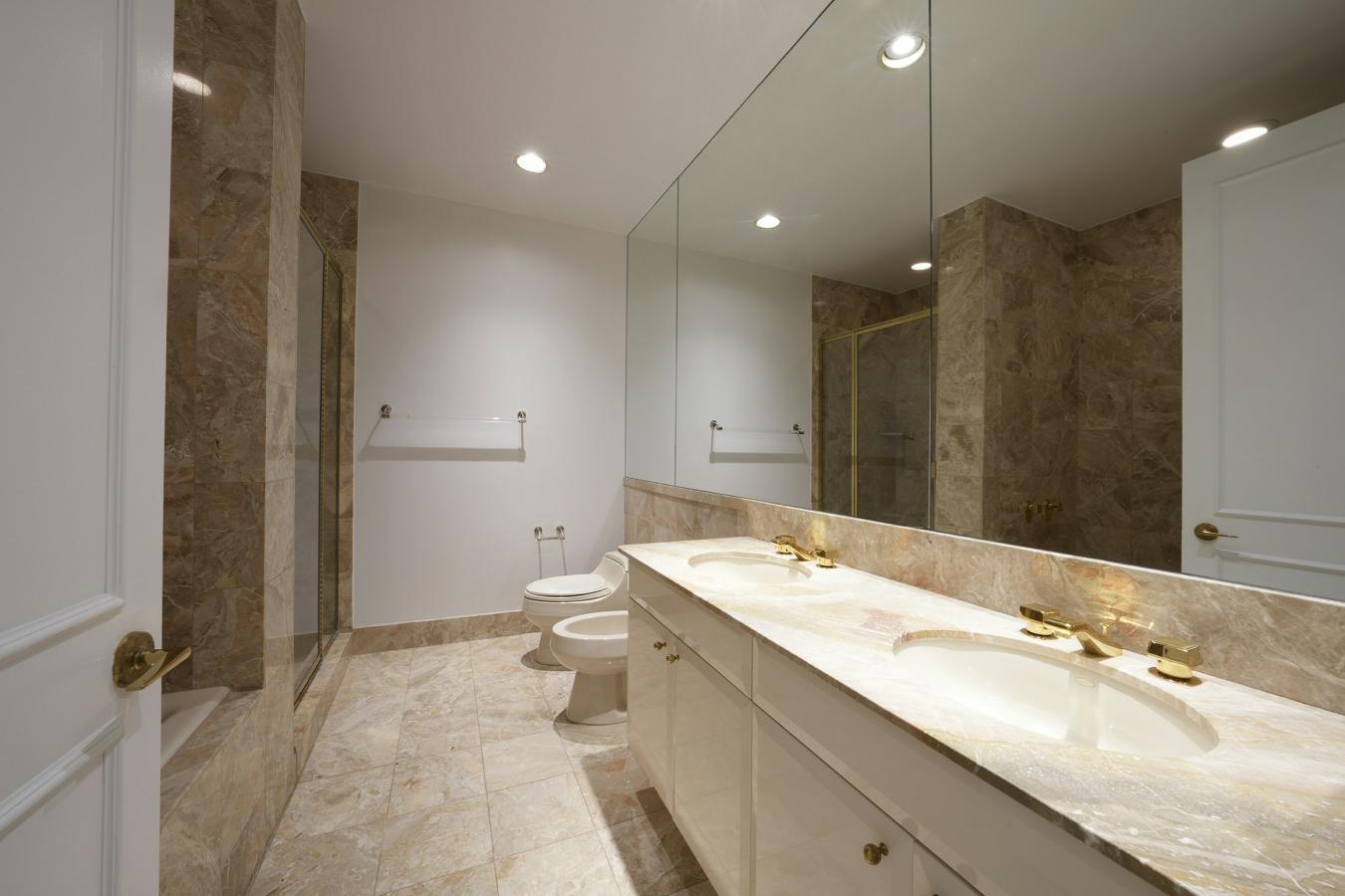 New York, New York, 10017, United States, 2 Bedrooms Bedrooms, ,2 BathroomsBathrooms,Residential,For Sale,1988656