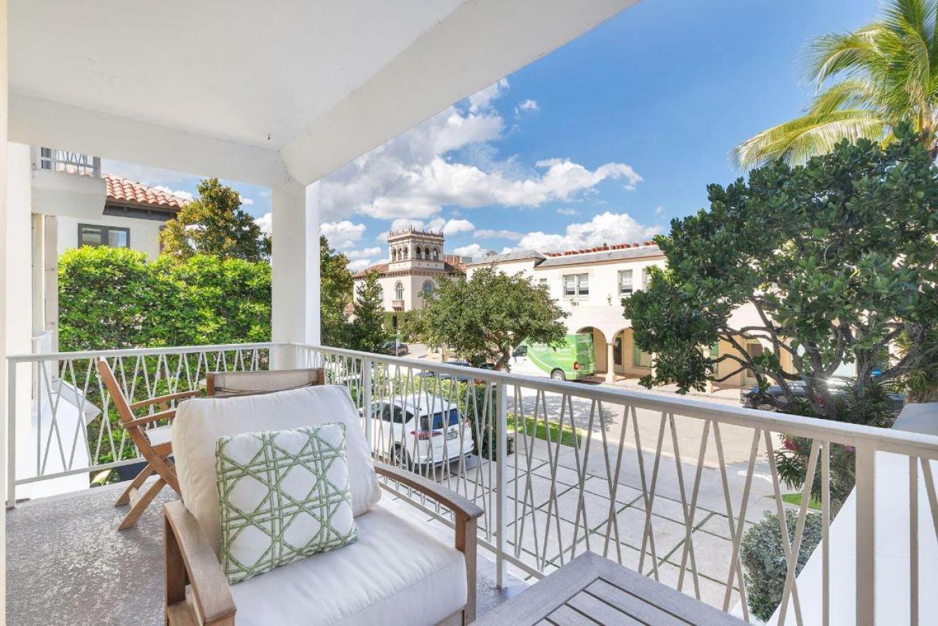 Palm Beach, Florida, 33480, United States, 2 Bedrooms Bedrooms, ,2 BathroomsBathrooms,Residential,For Sale,1988655