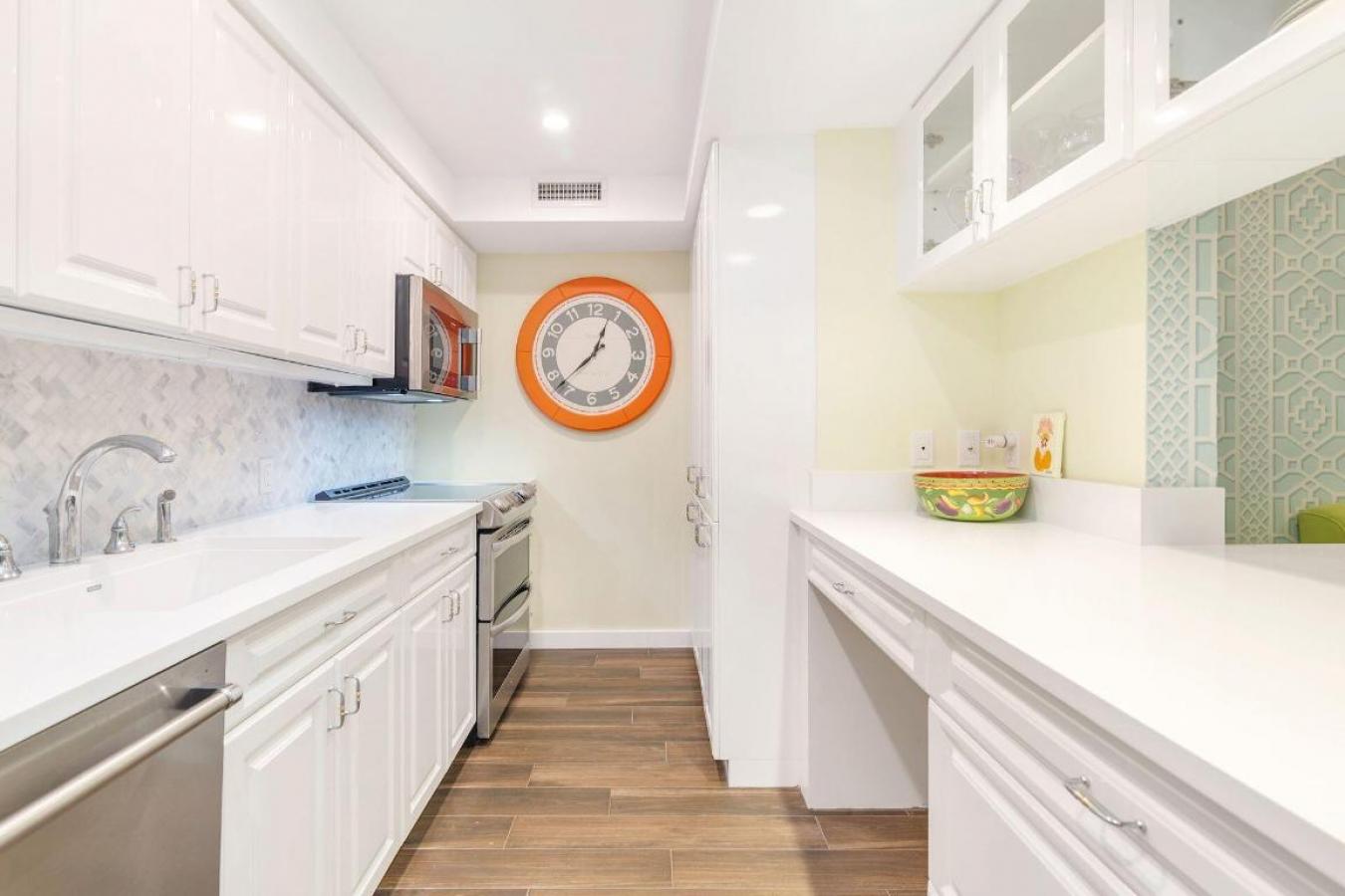 Palm Beach, Florida, 33480, United States, 2 Bedrooms Bedrooms, ,2 BathroomsBathrooms,Residential,For Sale,1988655