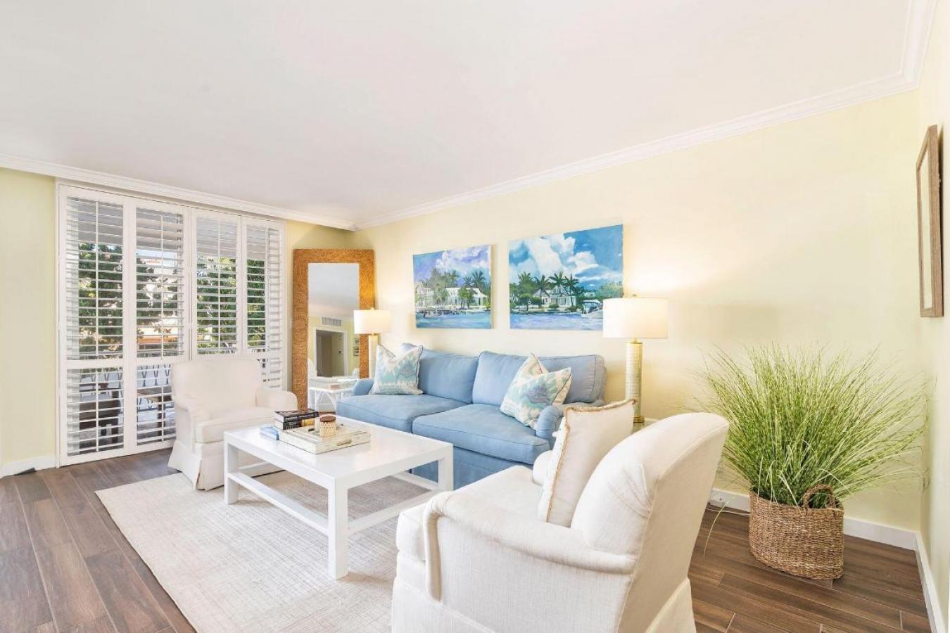 Palm Beach, Florida, 33480, United States, 2 Bedrooms Bedrooms, ,2 BathroomsBathrooms,Residential,For Sale,1988655