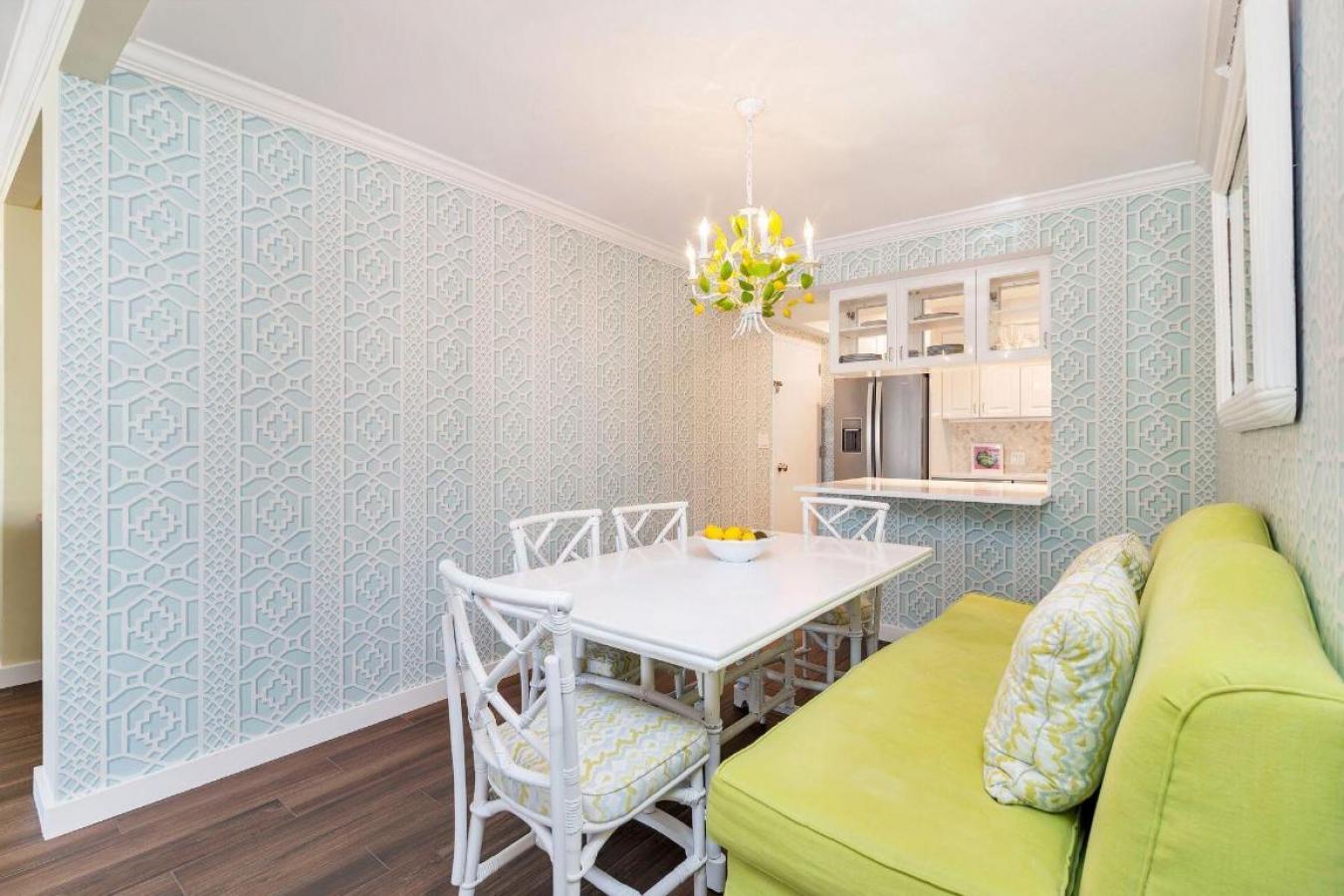 Palm Beach, Florida, 33480, United States, 2 Bedrooms Bedrooms, ,2 BathroomsBathrooms,Residential,For Sale,1988655