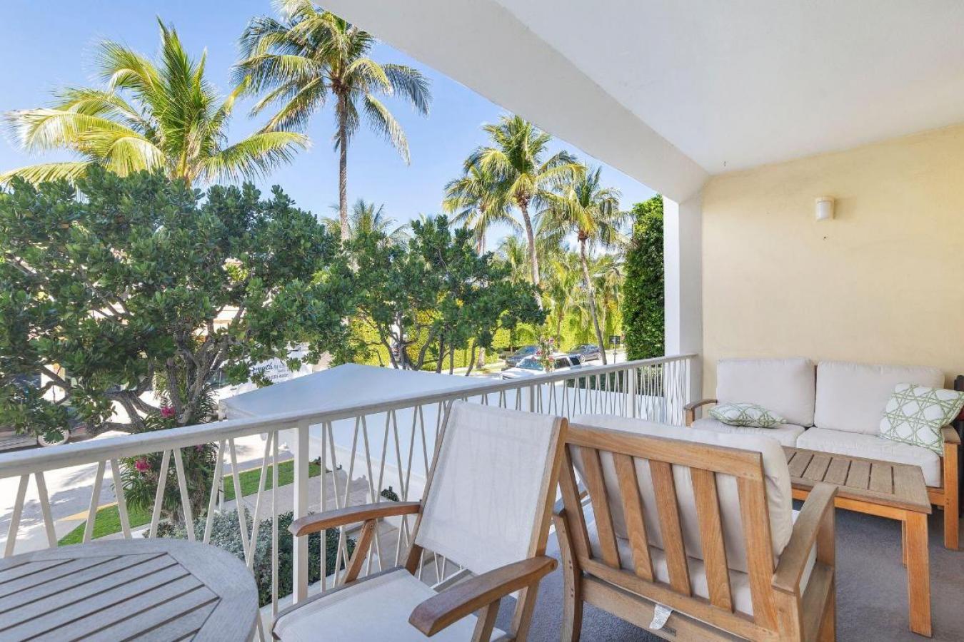 Palm Beach, Florida, 33480, United States, 2 Bedrooms Bedrooms, ,2 BathroomsBathrooms,Residential,For Sale,1988655