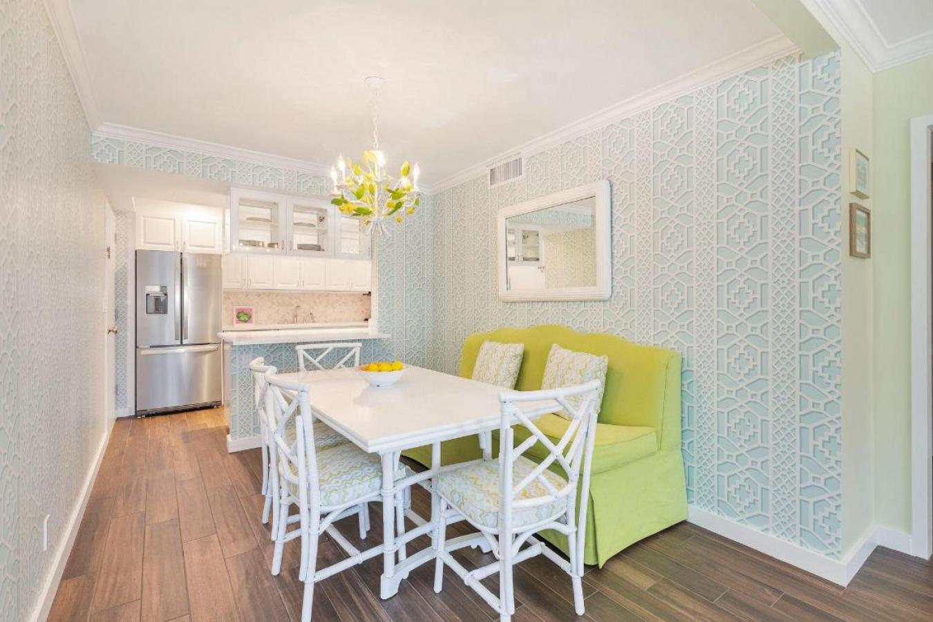 Palm Beach, Florida, 33480, United States, 2 Bedrooms Bedrooms, ,2 BathroomsBathrooms,Residential,For Sale,1988655