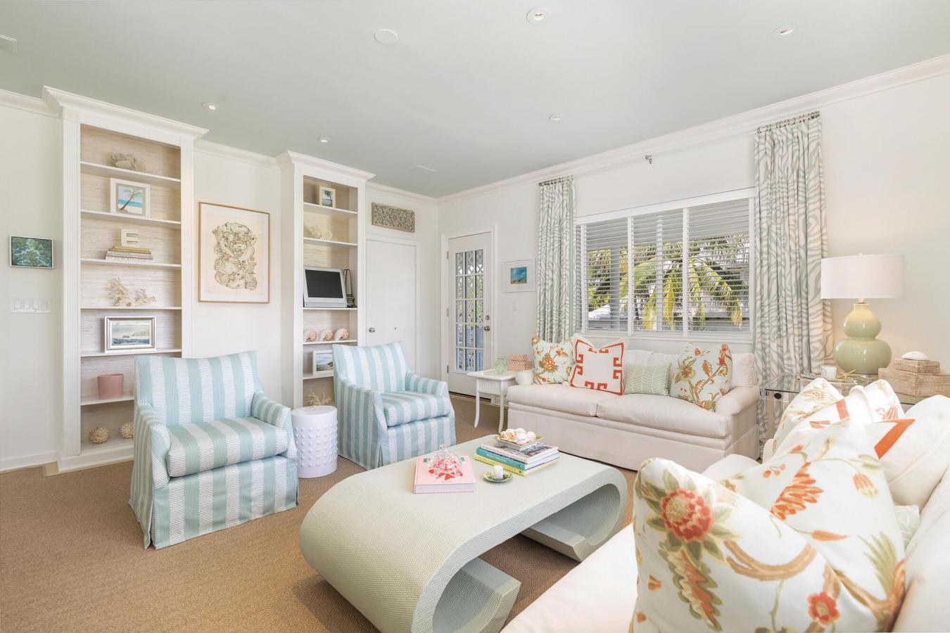 Palm Beach, Florida, 33480, United States, 2 Bedrooms Bedrooms, ,2 BathroomsBathrooms,Residential,For Sale,1988654