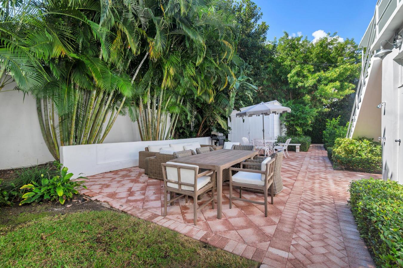 Palm Beach, Florida, 33480, United States, 2 Bedrooms Bedrooms, ,2 BathroomsBathrooms,Residential,For Sale,1988654