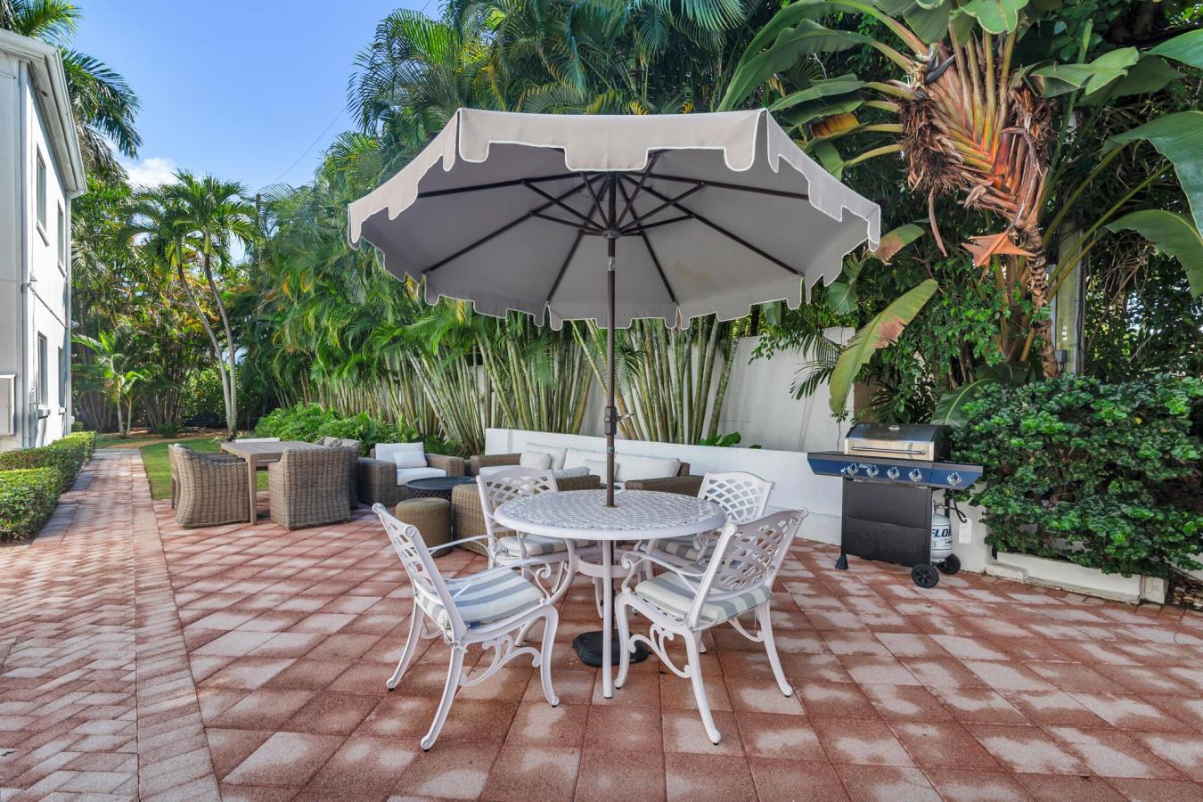 Palm Beach, Florida, 33480, United States, 2 Bedrooms Bedrooms, ,2 BathroomsBathrooms,Residential,For Sale,1988654