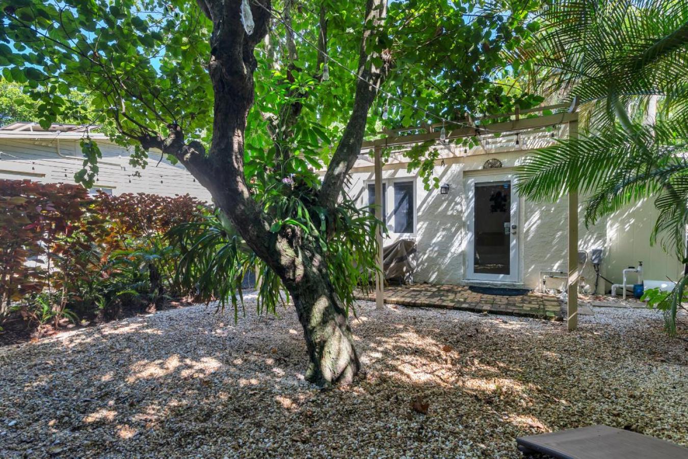 West Palm Beach, Florida, 33401, United States, 4 Bedrooms Bedrooms, ,3 BathroomsBathrooms,Residential,For Sale,1988652