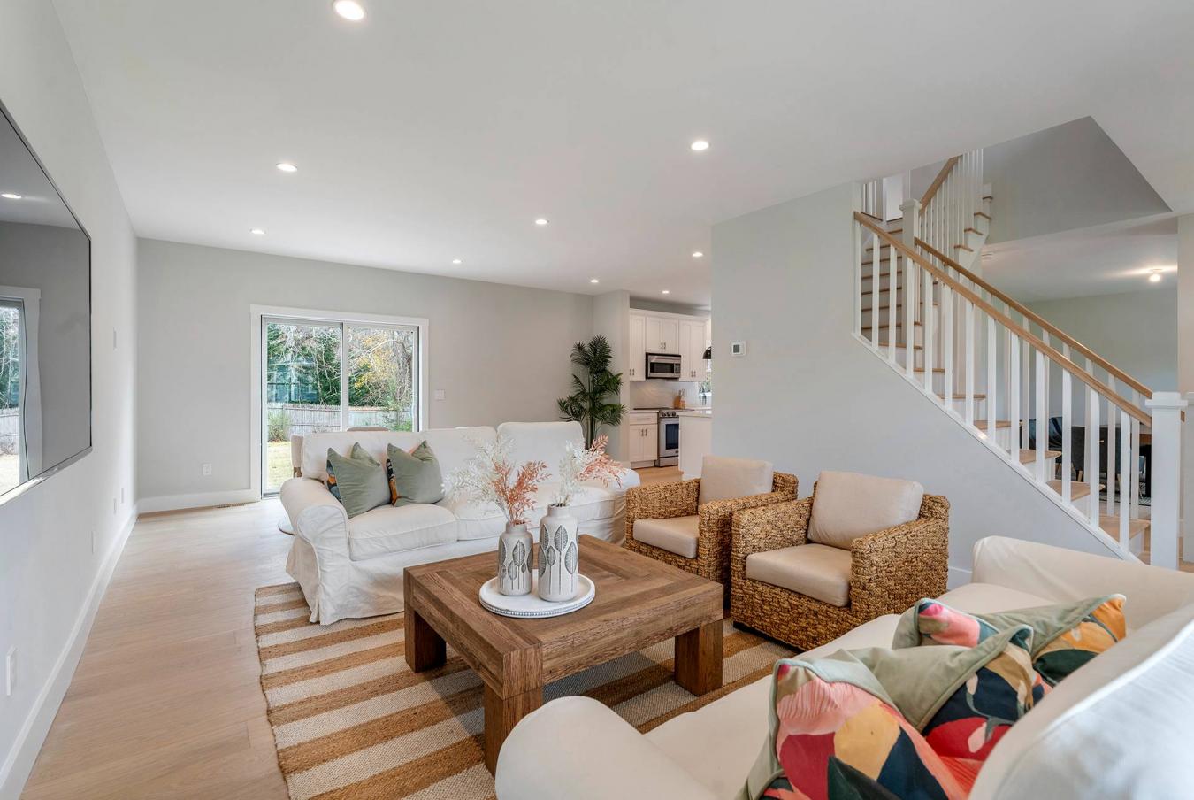 Hampton Bays, New York, 11946, United States, 4 Bedrooms Bedrooms, ,2 BathroomsBathrooms,Residential,For Sale,1988649