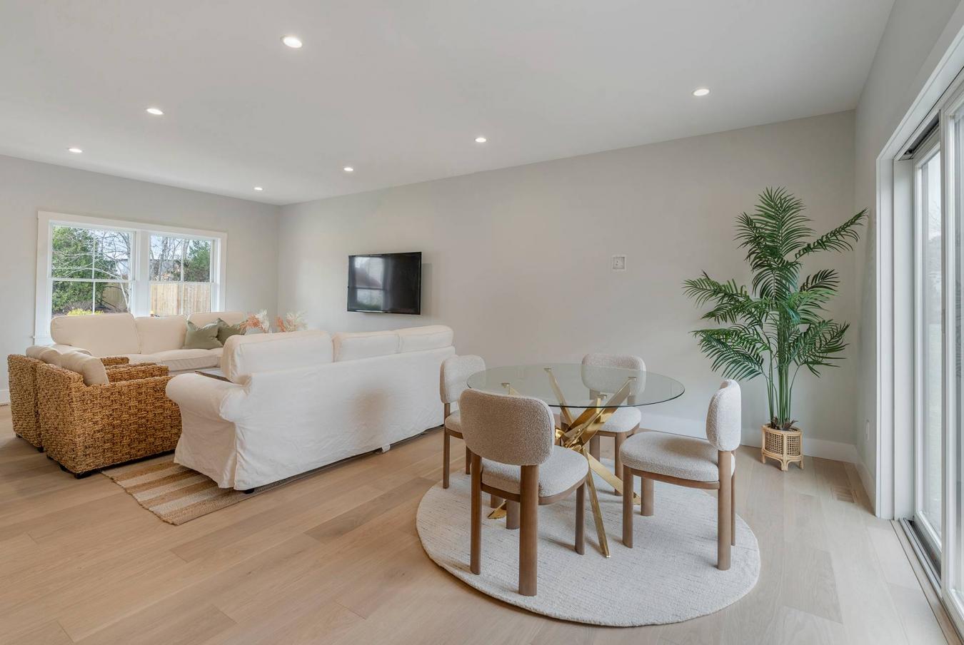 Hampton Bays, New York, 11946, United States, 4 Bedrooms Bedrooms, ,2 BathroomsBathrooms,Residential,For Sale,1988649