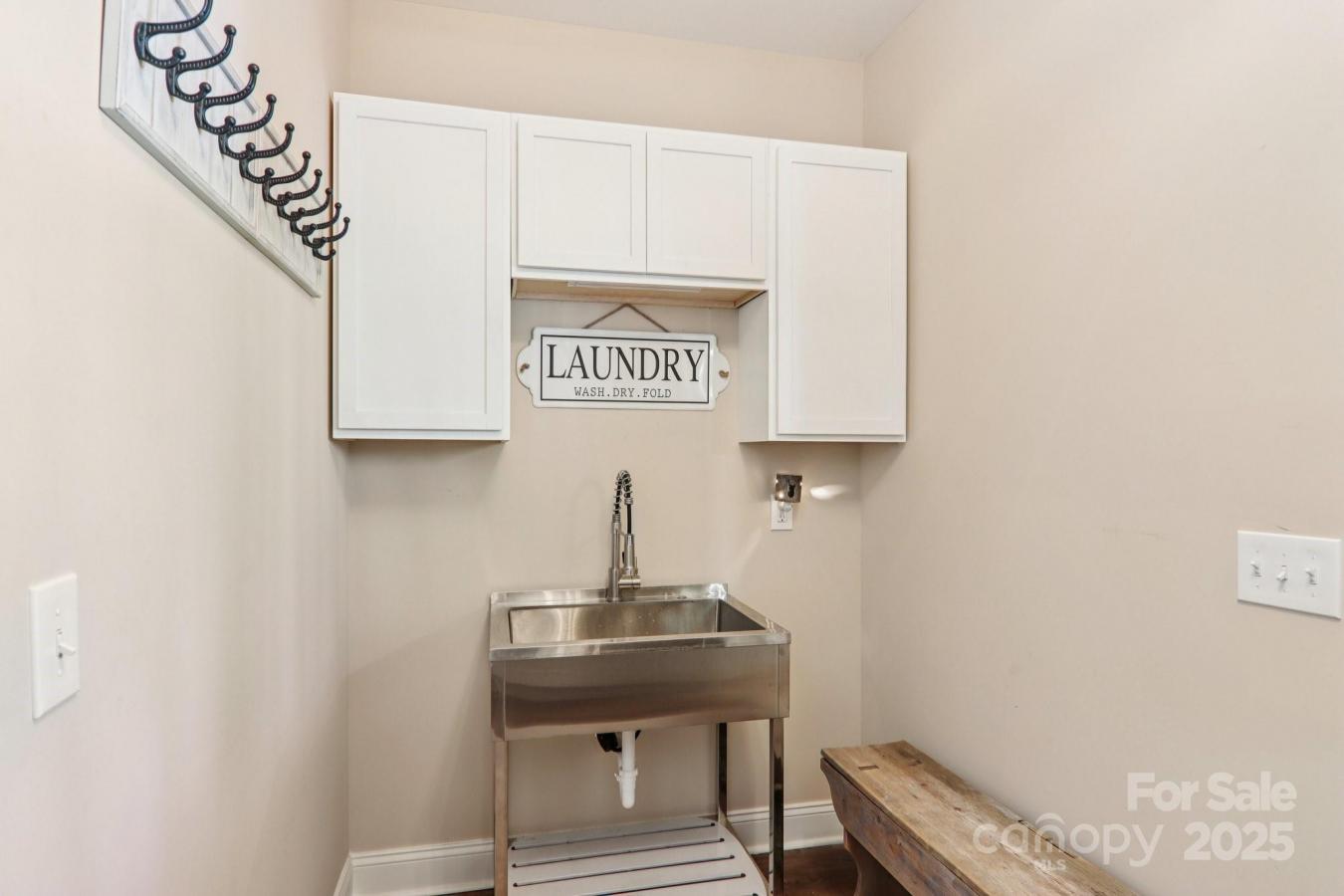 Hendersonville, Henderson, 28792, United States, 4 Bedrooms Bedrooms, ,3 BathroomsBathrooms,Residential,For Sale,1988908