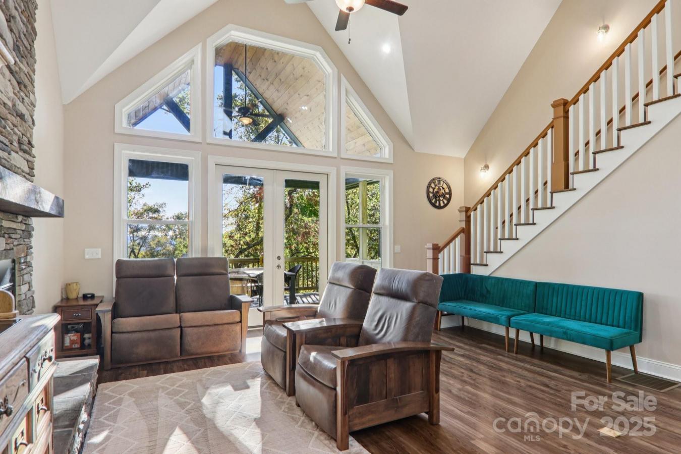 Hendersonville, Henderson, 28792, United States, 4 Bedrooms Bedrooms, ,3 BathroomsBathrooms,Residential,For Sale,1988908