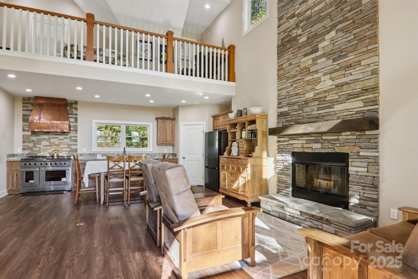 Hendersonville, Henderson, 28792, United States, 4 Bedrooms Bedrooms, ,3 BathroomsBathrooms,Residential,For Sale,1988908