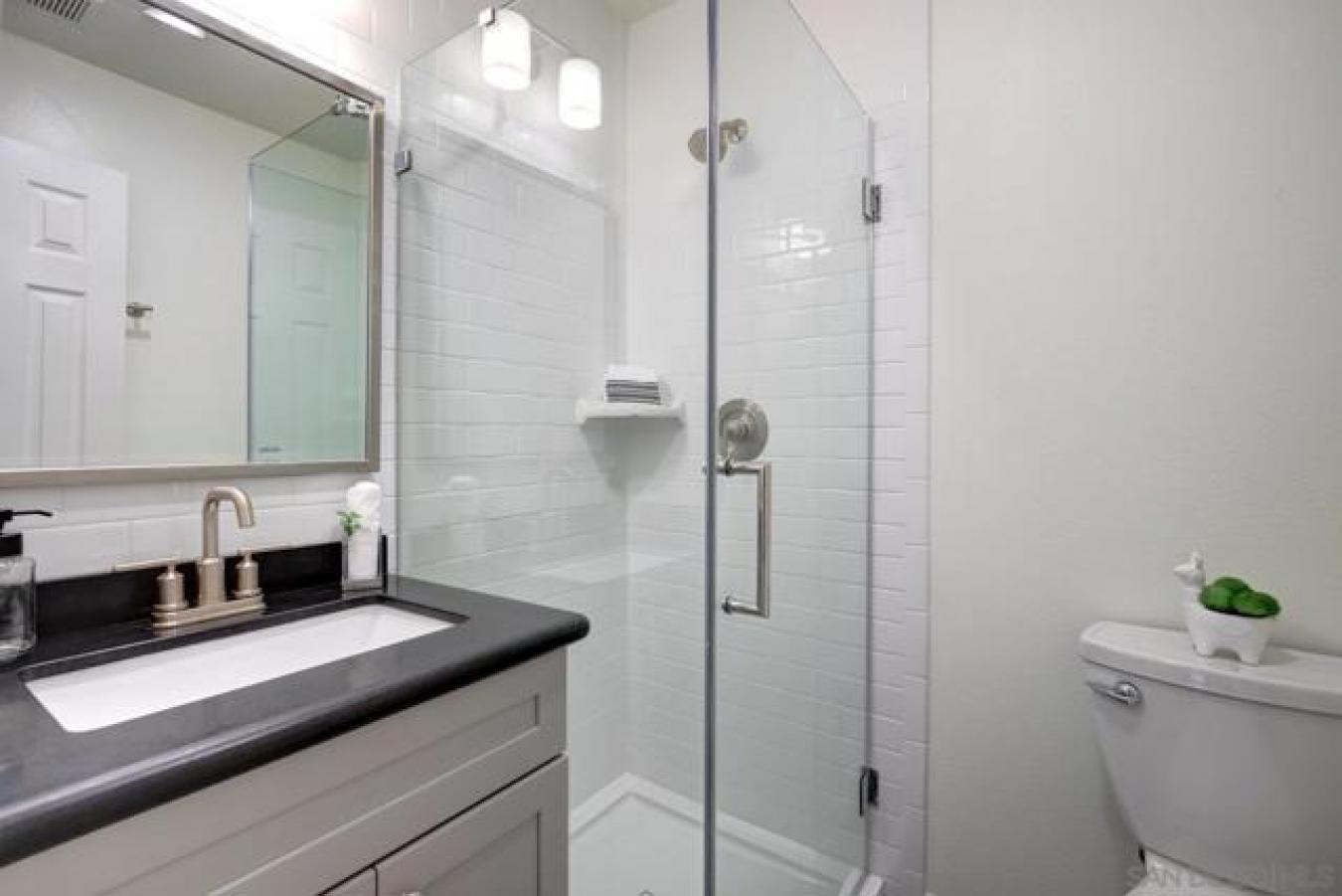 La Jolla, San Diego, 92037, United States, 2 Bedrooms Bedrooms, ,4 BathroomsBathrooms,Residential,For Sale,1988905