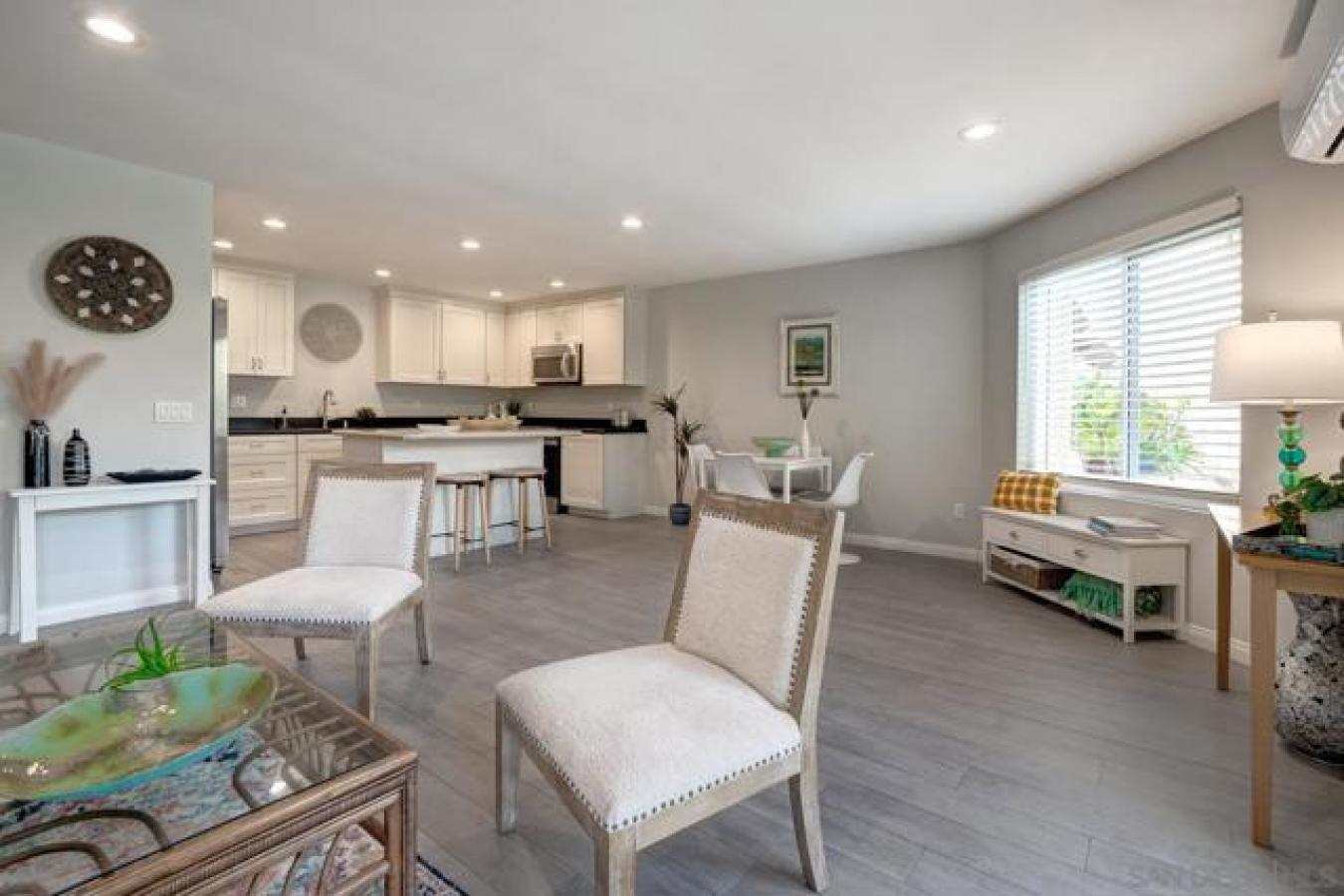 La Jolla, San Diego, 92037, United States, 2 Bedrooms Bedrooms, ,4 BathroomsBathrooms,Residential,For Sale,1988905