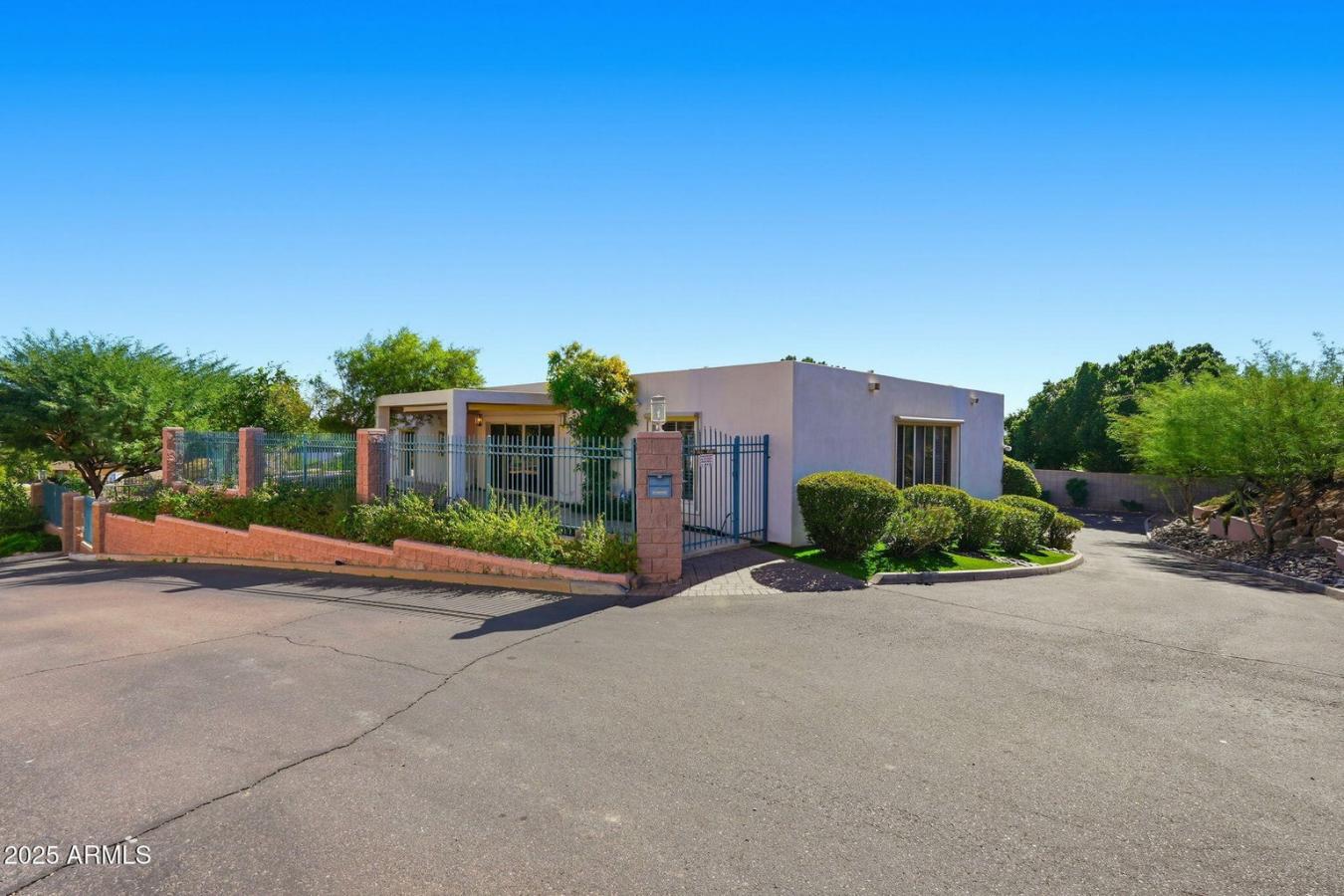 Phoenix, Maricopa, 85016, United States, 6 Bedrooms Bedrooms, ,5 BathroomsBathrooms,Residential,For Sale,1989997