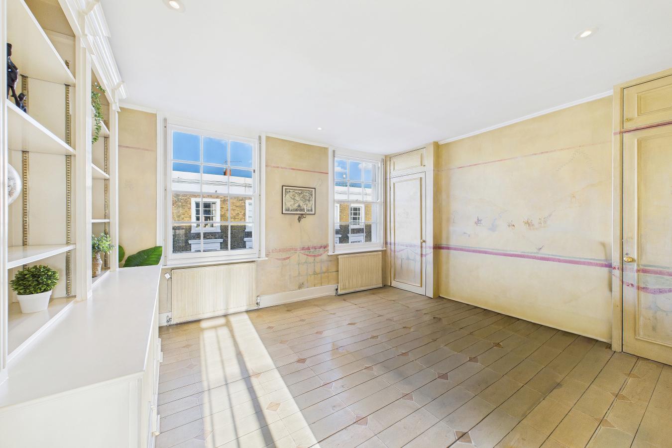 London, SE11 5TL, United Kingdom, 3 Bedrooms Bedrooms, ,1 BathroomBathrooms,Residential,For Sale,1988902