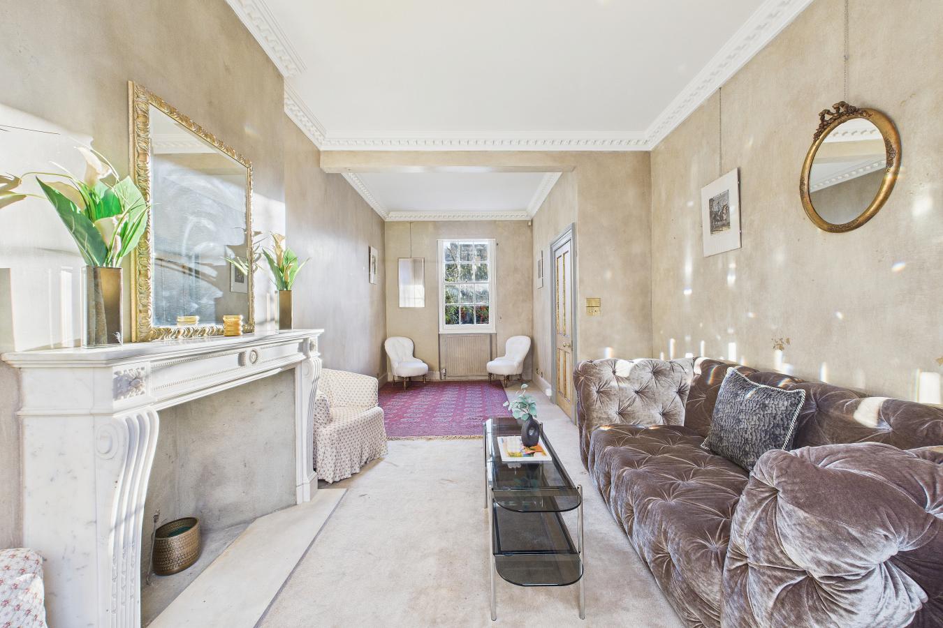 London, SE11 5TL, United Kingdom, 3 Bedrooms Bedrooms, ,1 BathroomBathrooms,Residential,For Sale,1988902