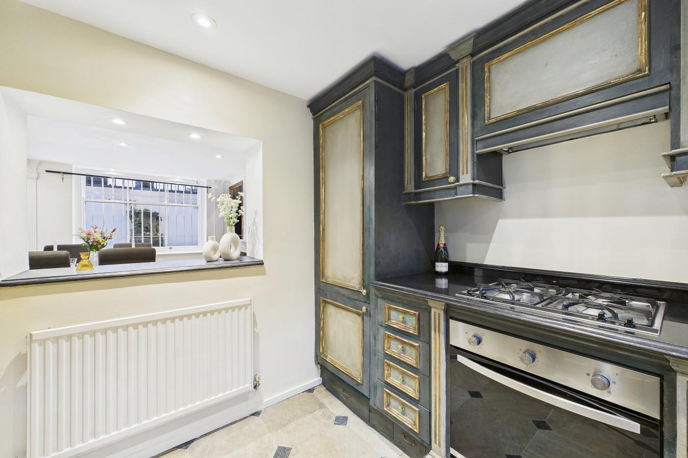 London, SE11 5TL, United Kingdom, 3 Bedrooms Bedrooms, ,1 BathroomBathrooms,Residential,For Sale,1988902