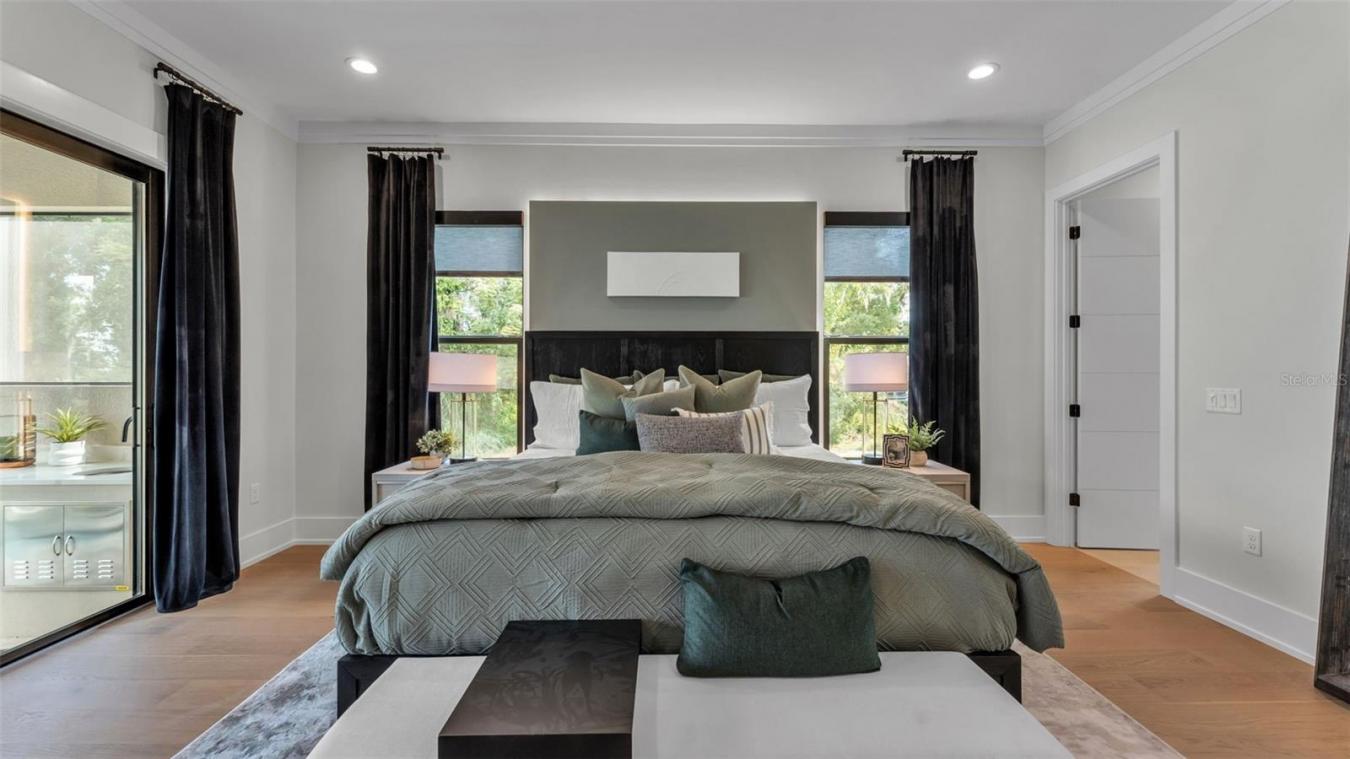 LAKELAND, Polk, 33812, United States, 5 Bedrooms Bedrooms, ,4 BathroomsBathrooms,Residential,For Sale,1989995