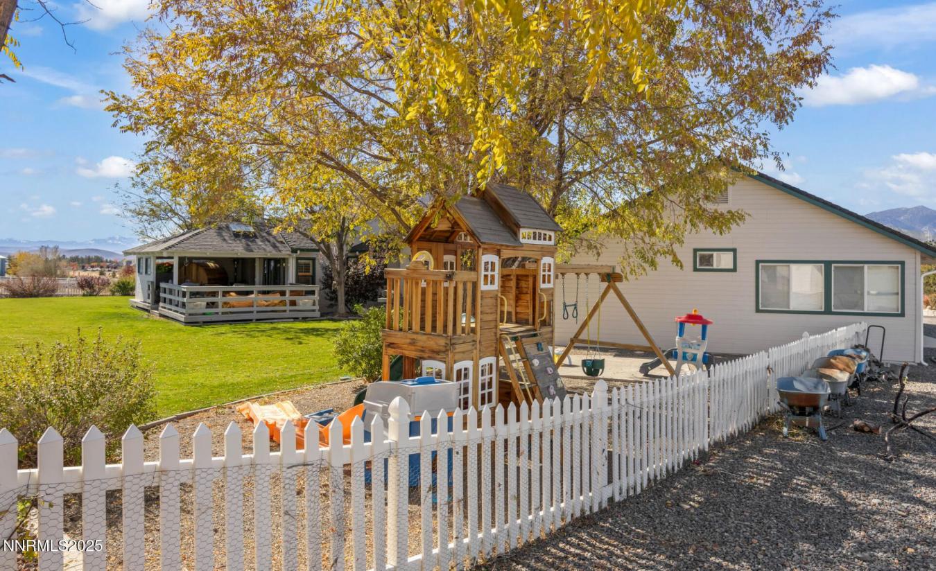 Gardnerville, Douglas, 89410, United States, 6 Bedrooms Bedrooms, ,4 BathroomsBathrooms,Residential,For Sale,1989993