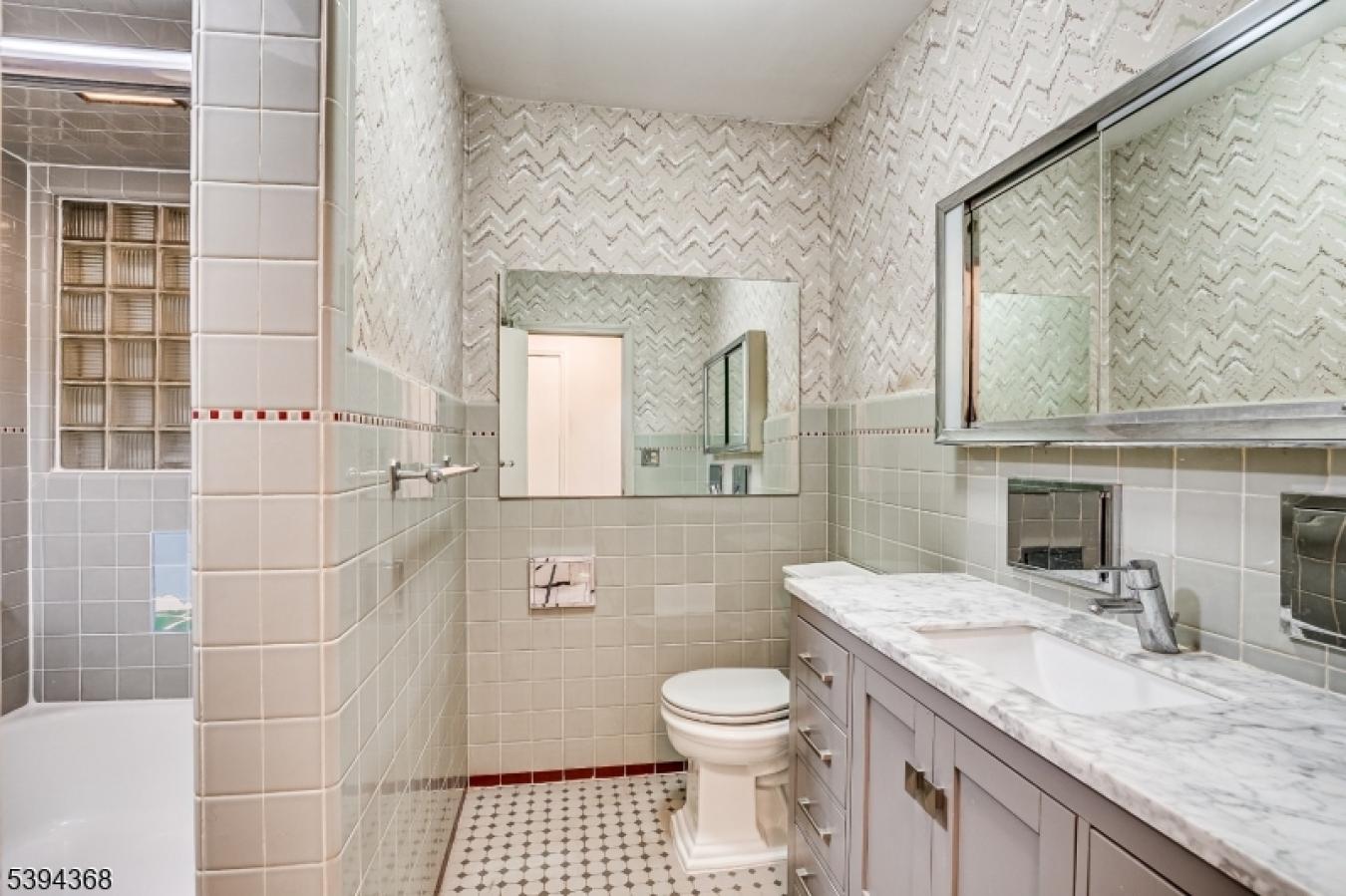 Metuchen Boro, Middlesex, 08840, United States, 5 Bedrooms Bedrooms, ,3 BathroomsBathrooms,Residential,For Sale,1989996