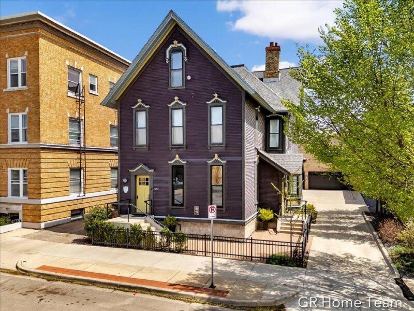 Grand Rapids, Kent, 49503, United States, 5 Bedrooms Bedrooms, ,2 BathroomsBathrooms,Residential,For Sale,1989989