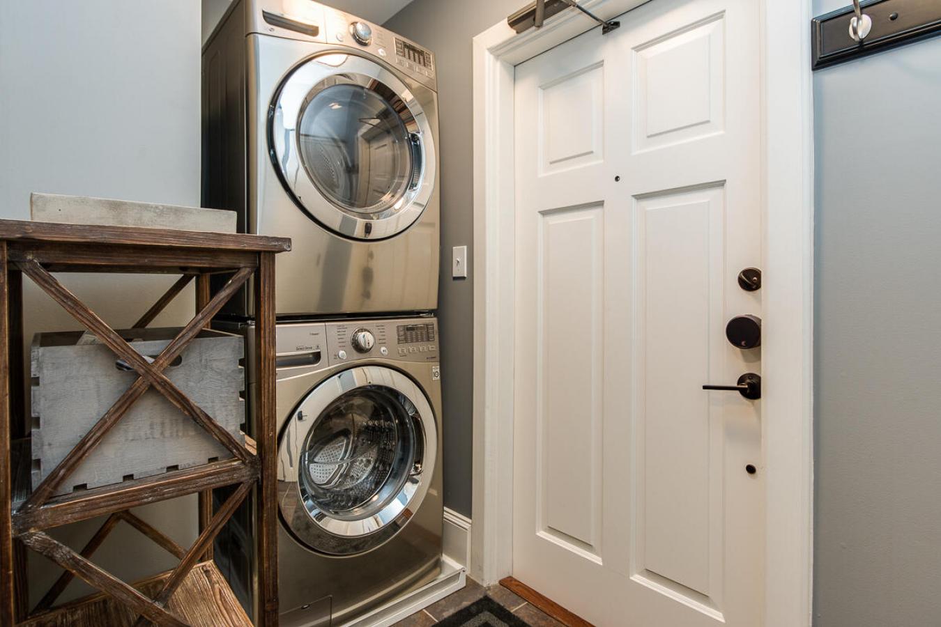 Grand Rapids, Kent, 49503, United States, 5 Bedrooms Bedrooms, ,2 BathroomsBathrooms,Residential,For Sale,1989989