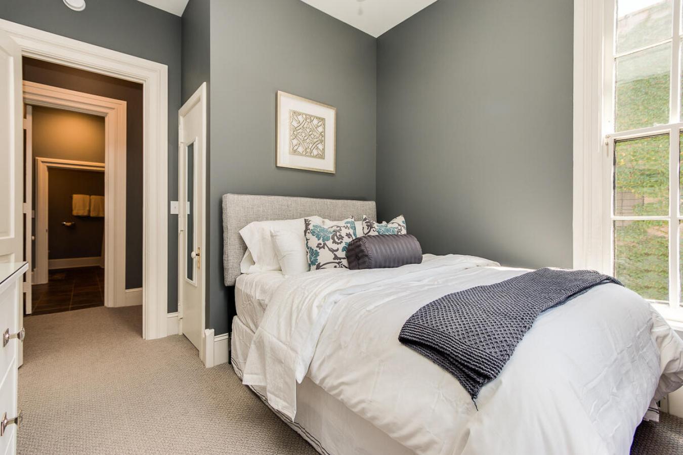 Grand Rapids, Kent, 49503, United States, 5 Bedrooms Bedrooms, ,2 BathroomsBathrooms,Residential,For Sale,1989989