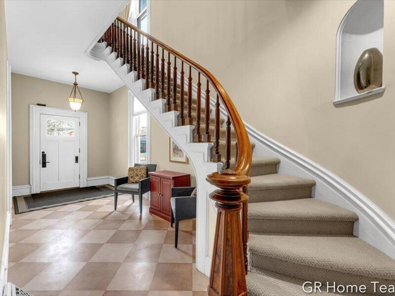 Grand Rapids, Kent, 49503, United States, 5 Bedrooms Bedrooms, ,2 BathroomsBathrooms,Residential,For Sale,1989989