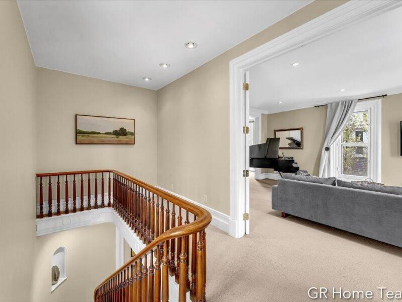 Grand Rapids, Kent, 49503, United States, 5 Bedrooms Bedrooms, ,2 BathroomsBathrooms,Residential,For Sale,1989989