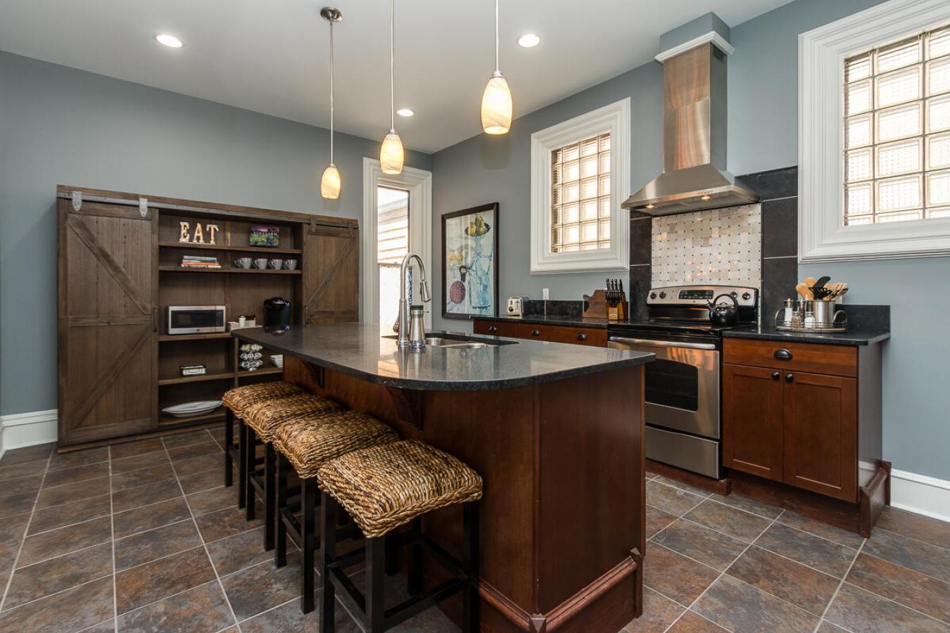 Grand Rapids, Kent, 49503, United States, 5 Bedrooms Bedrooms, ,2 BathroomsBathrooms,Residential,For Sale,1989989