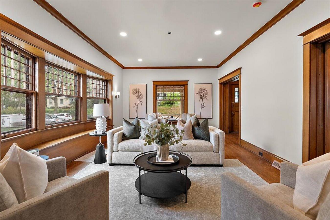 Grand Rapids, Kent, 49503, United States, 4 Bedrooms Bedrooms, ,3 BathroomsBathrooms,Residential,For Sale,1989991