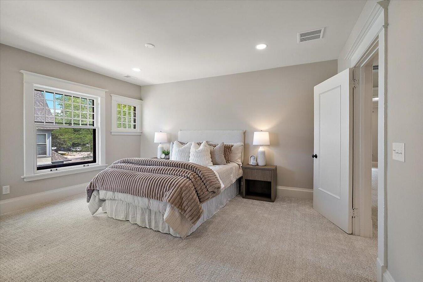 Grand Rapids, Kent, 49503, United States, 4 Bedrooms Bedrooms, ,3 BathroomsBathrooms,Residential,For Sale,1989991