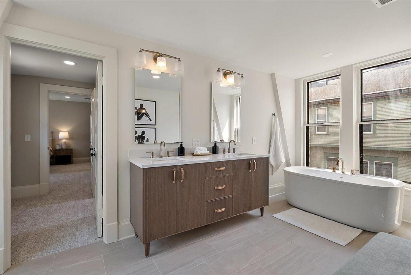 Grand Rapids, Kent, 49503, United States, 4 Bedrooms Bedrooms, ,3 BathroomsBathrooms,Residential,For Sale,1989991