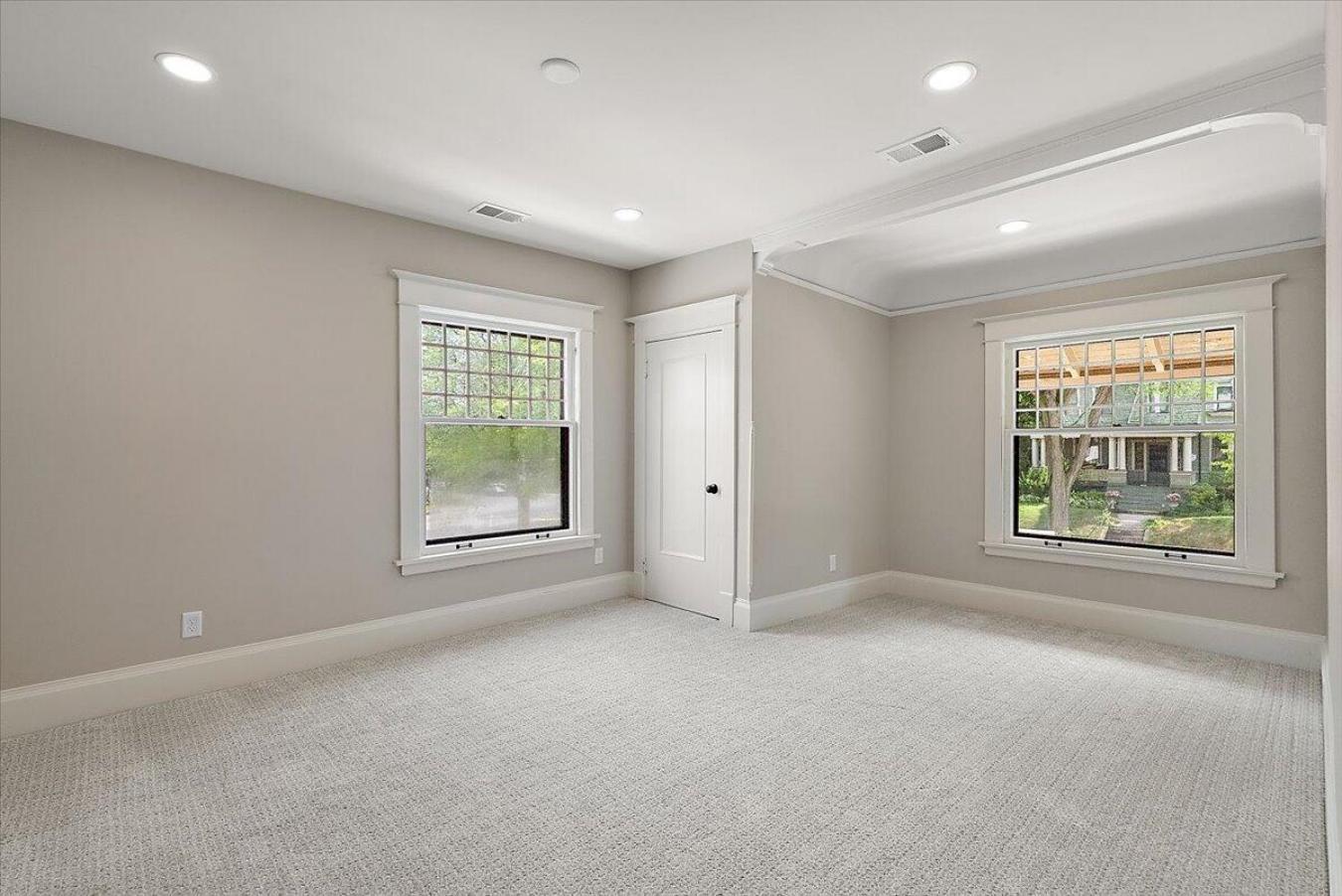 Grand Rapids, Kent, 49503, United States, 4 Bedrooms Bedrooms, ,3 BathroomsBathrooms,Residential,For Sale,1989991