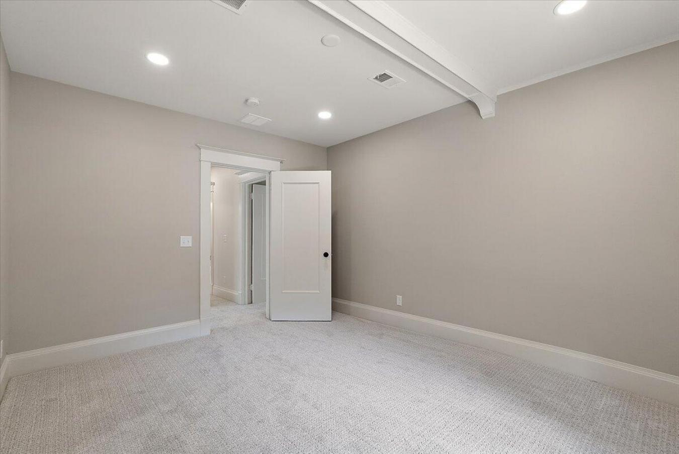 Grand Rapids, Kent, 49503, United States, 4 Bedrooms Bedrooms, ,3 BathroomsBathrooms,Residential,For Sale,1989991