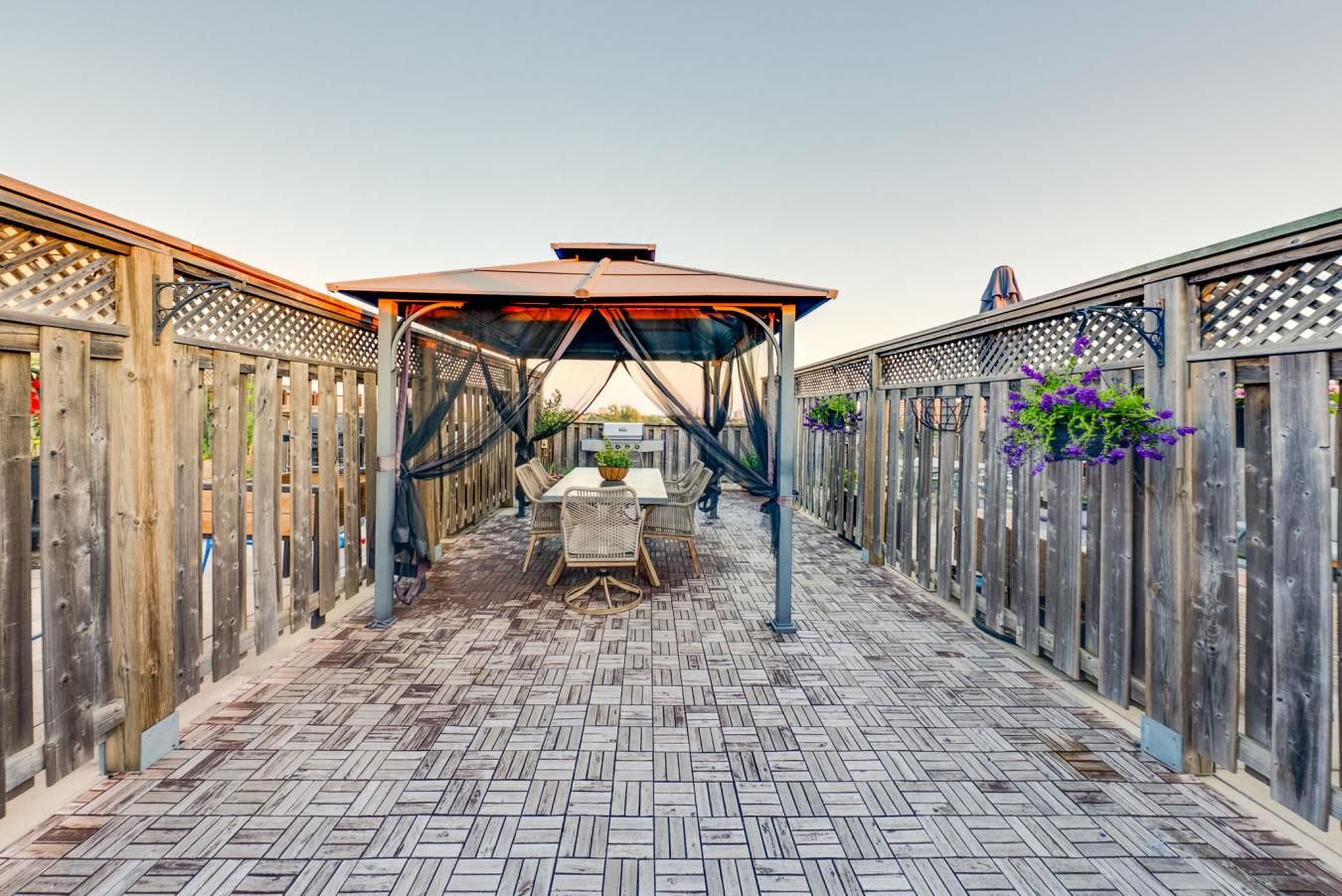 Toronto, ON, M6B 4M4, Canada, 1 Bedroom Bedrooms, ,1 BathroomBathrooms,Residential,For Sale,1988900