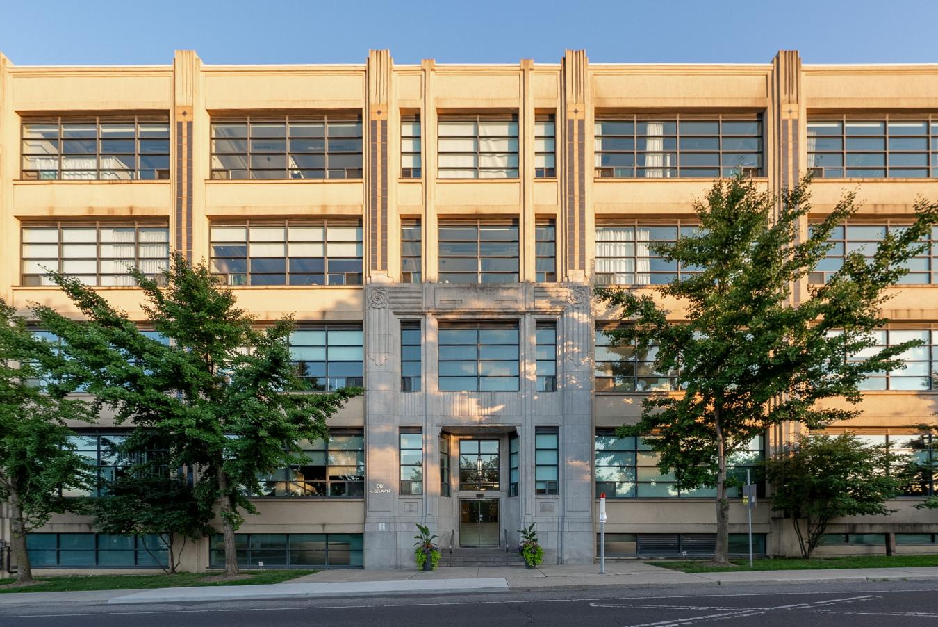 Toronto, ON, M6B 4M4, Canada, 1 Bedroom Bedrooms, ,1 BathroomBathrooms,Residential,For Sale,1988900