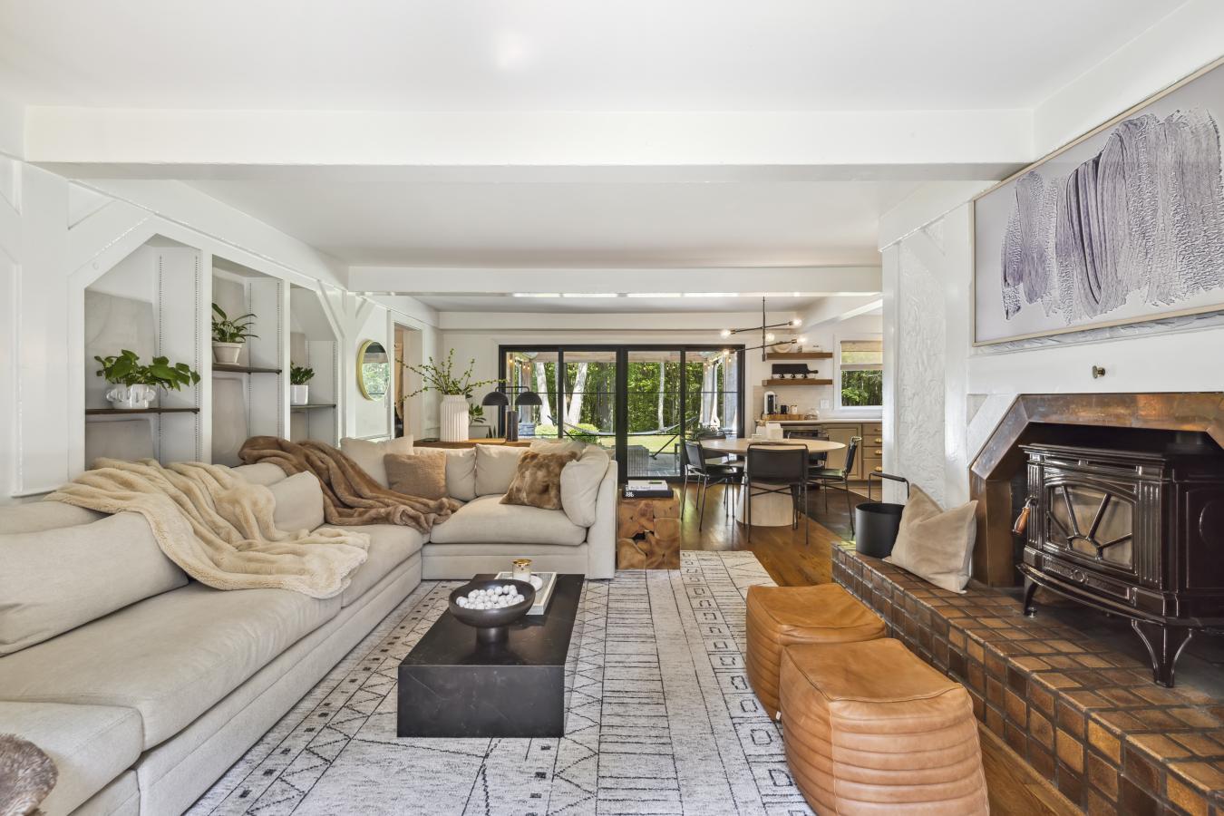 Amherst, New Hampshire, 03031, United States, 5 Bedrooms Bedrooms, ,4 BathroomsBathrooms,Residential,For Sale,1989988