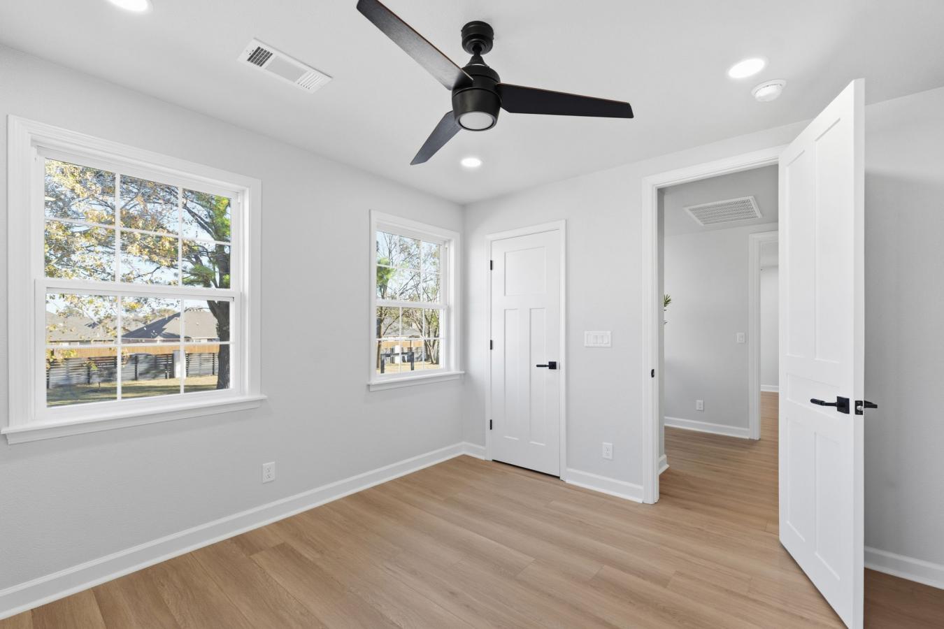 Little Flock, Benton, 72756, United States, 5 Bedrooms Bedrooms, ,3 BathroomsBathrooms,Residential,For Sale,1990857