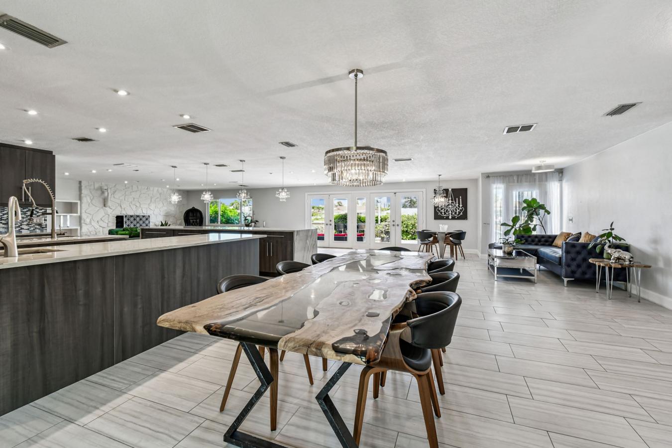 BELLEAIR BEACH, PINELLAS, 33786, United States, 5 Bedrooms Bedrooms, ,3 BathroomsBathrooms,Residential,For Sale,1988898