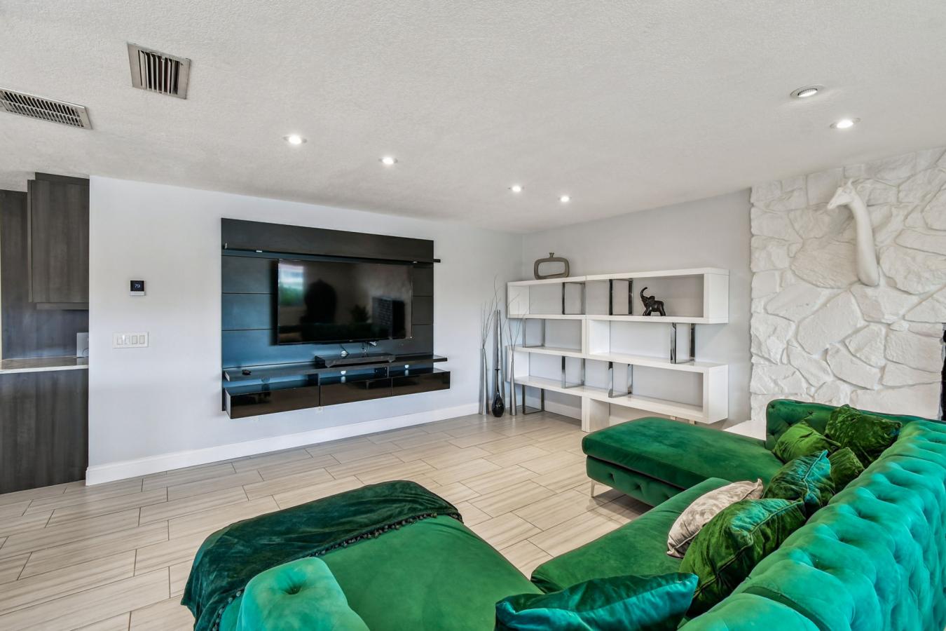 BELLEAIR BEACH, PINELLAS, 33786, United States, 5 Bedrooms Bedrooms, ,3 BathroomsBathrooms,Residential,For Sale,1988898