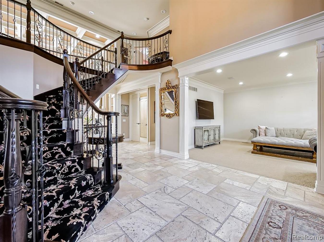 Troy, Oakland, 48098-6211, United States, 5 Bedrooms Bedrooms, ,5 BathroomsBathrooms,Residential,For Sale,1989985