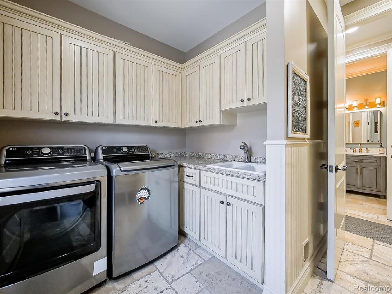 Troy, Oakland, 48098-6211, United States, 5 Bedrooms Bedrooms, ,5 BathroomsBathrooms,Residential,For Sale,1989985