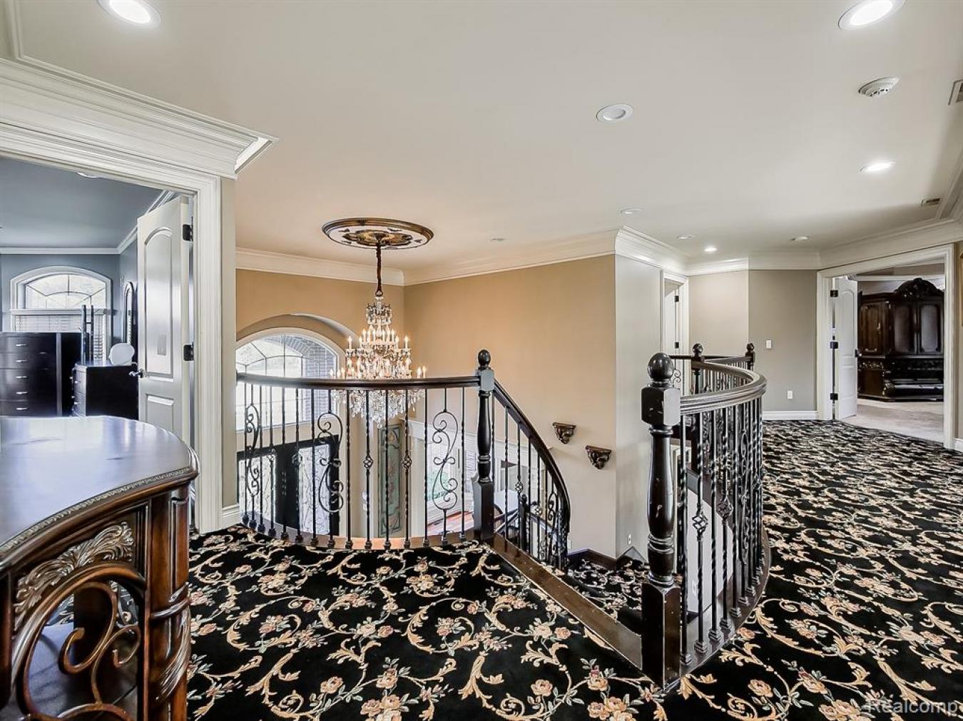 Troy, Oakland, 48098-6211, United States, 5 Bedrooms Bedrooms, ,5 BathroomsBathrooms,Residential,For Sale,1989985