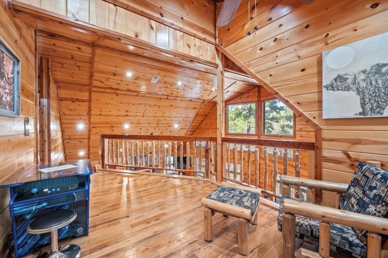 Broken Bow, MCCURTAIN, 74728, United States, 5 Bedrooms Bedrooms, ,5 BathroomsBathrooms,Residential,For Sale,1989983