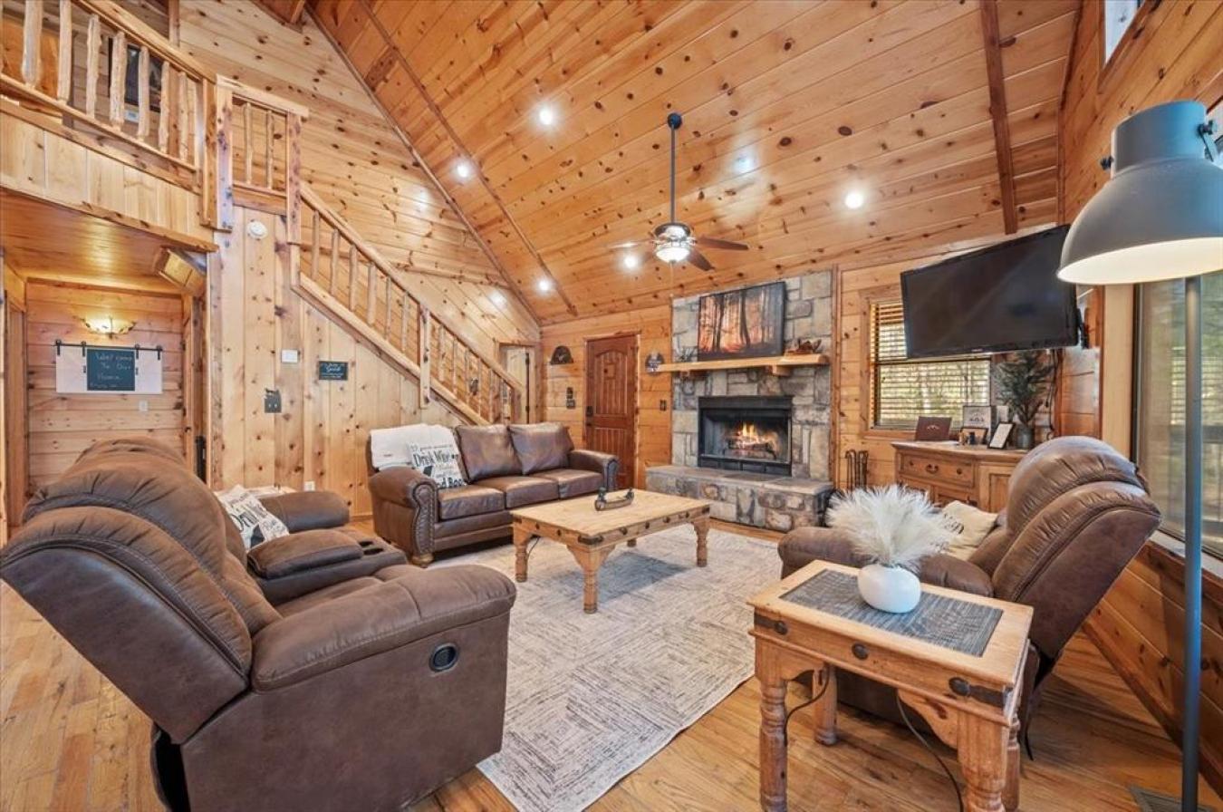 Broken Bow, MCCURTAIN, 74728, United States, 5 Bedrooms Bedrooms, ,5 BathroomsBathrooms,Residential,For Sale,1989983