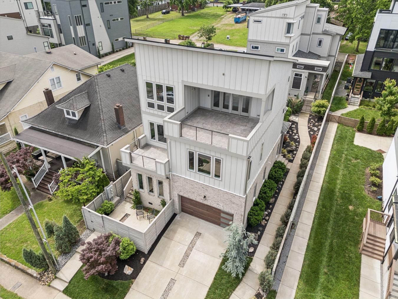 Nashville, Davidson, 37203, United States, 4 Bedrooms Bedrooms, ,3 BathroomsBathrooms,Residential,For Sale,1989981