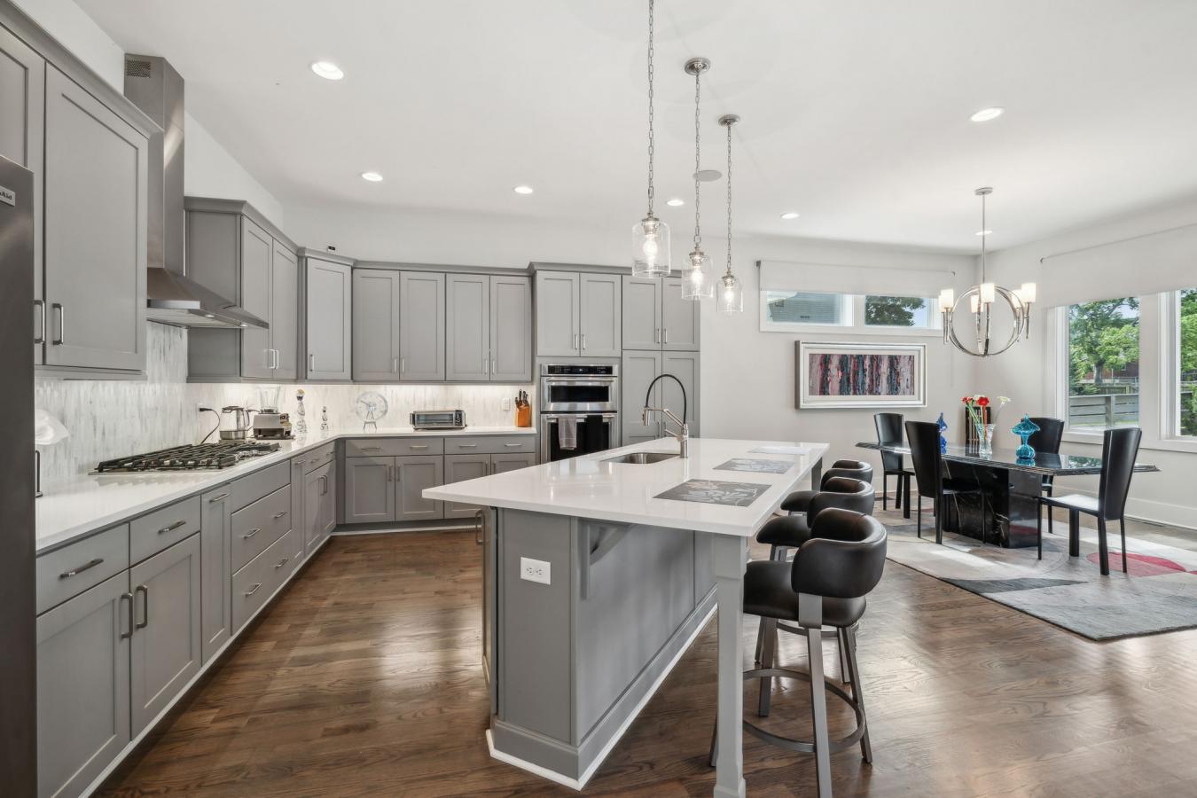 Nashville, Davidson, 37203, United States, 4 Bedrooms Bedrooms, ,3 BathroomsBathrooms,Residential,For Sale,1989981