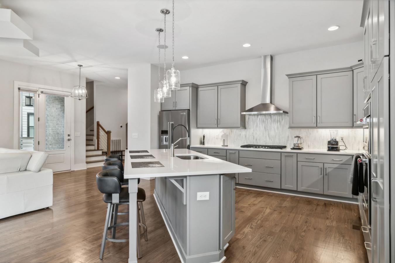 Nashville, Davidson, 37203, United States, 4 Bedrooms Bedrooms, ,3 BathroomsBathrooms,Residential,For Sale,1989981